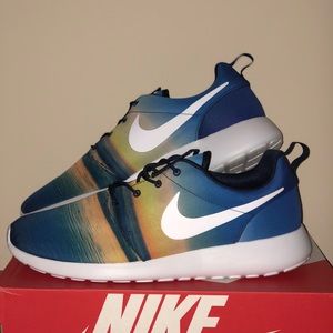 Rare sunset edition Nike Roshe Run